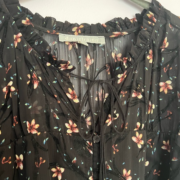 Gently Used Daniel Rainn Long Sleeve Blouse - Picture 3 of 9